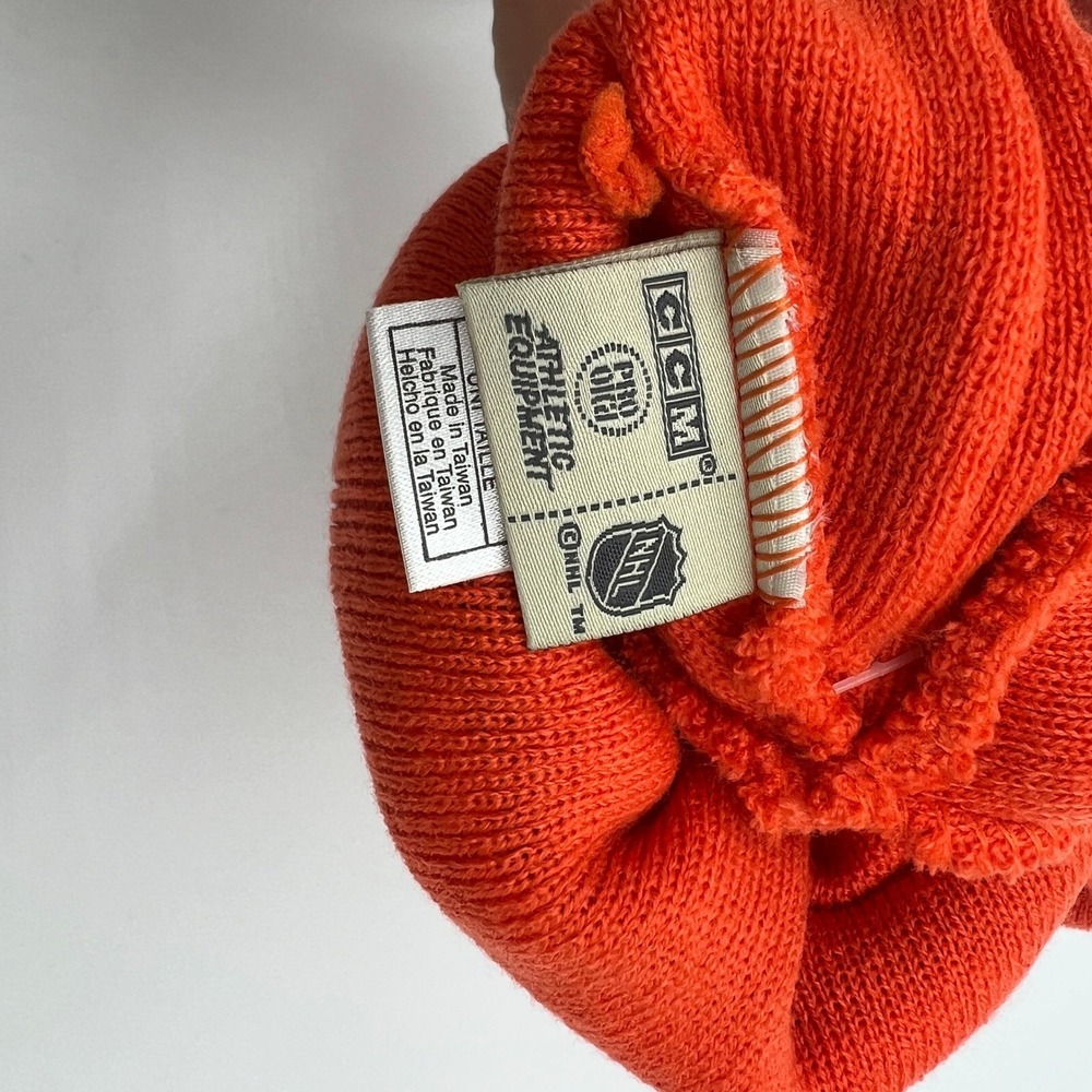 Vintage CCM Philadelphia Flyers NHL Orange Knit Beanie Hat OSFM New With Tags - Picture 4 of 5